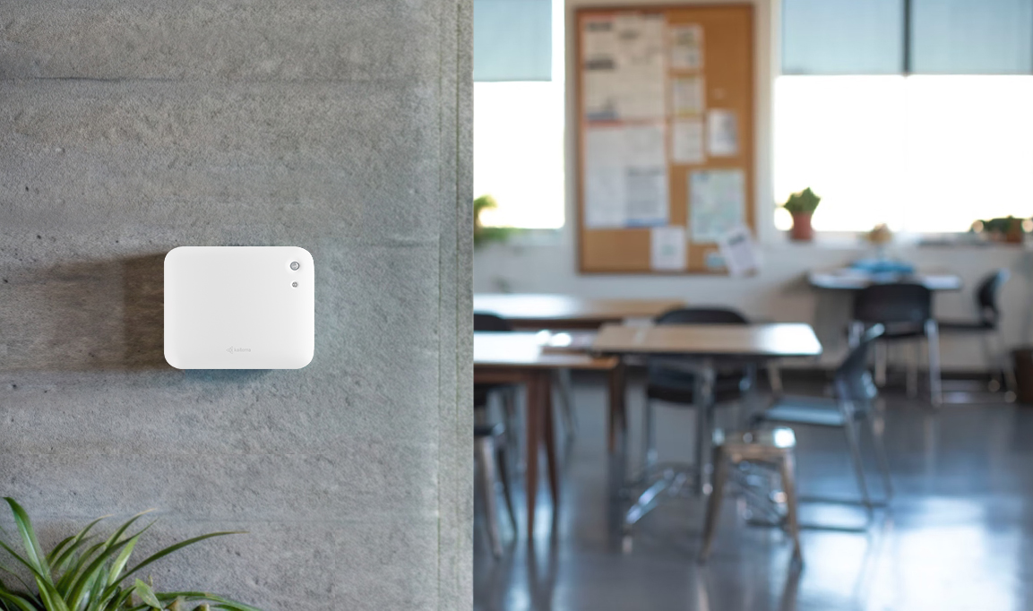 Kaiterra Sensedge Go monitor on a classroom wall